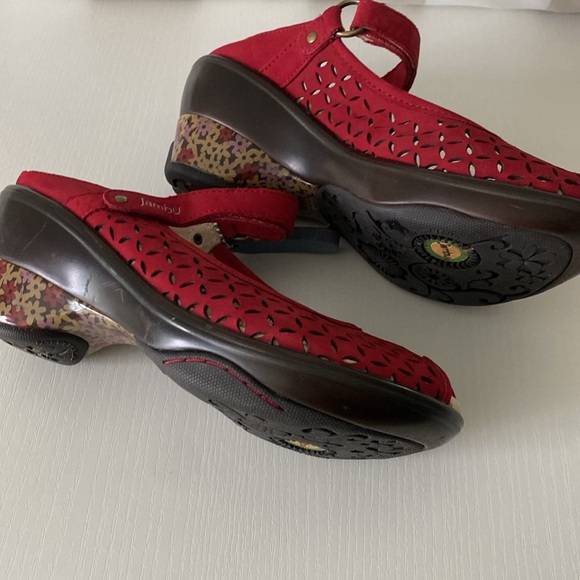 Jambu ladies red suede cut out wedge heel. Comfort shoe size 6.5 NEW - Picture 2 of 6